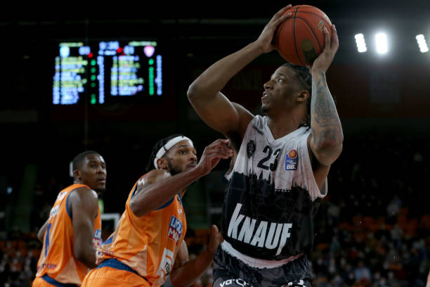 违规背后的 违规背后的