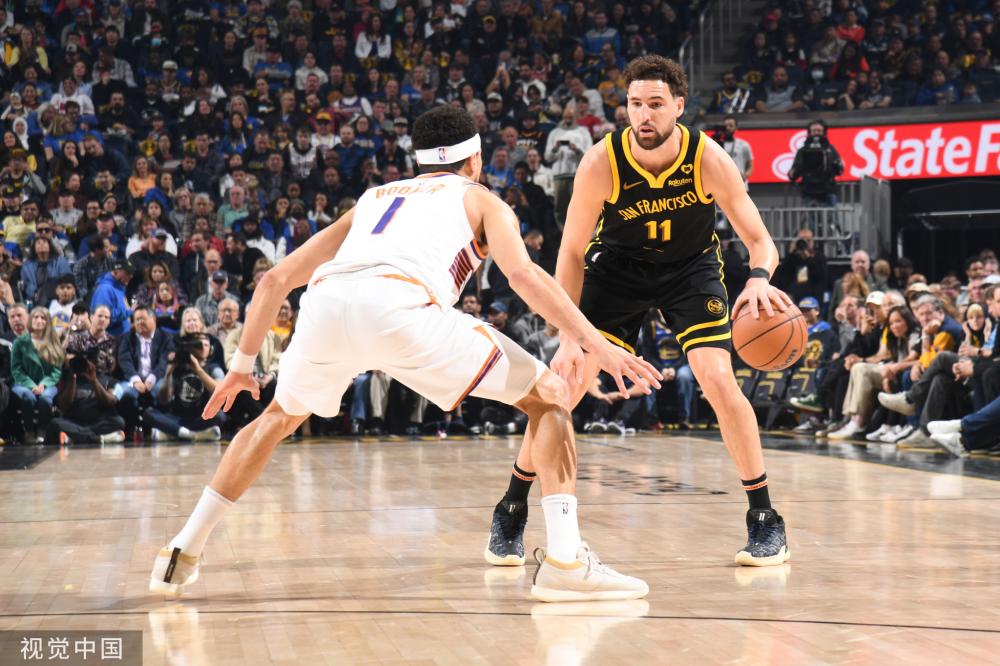 同时将他送 同时将他送