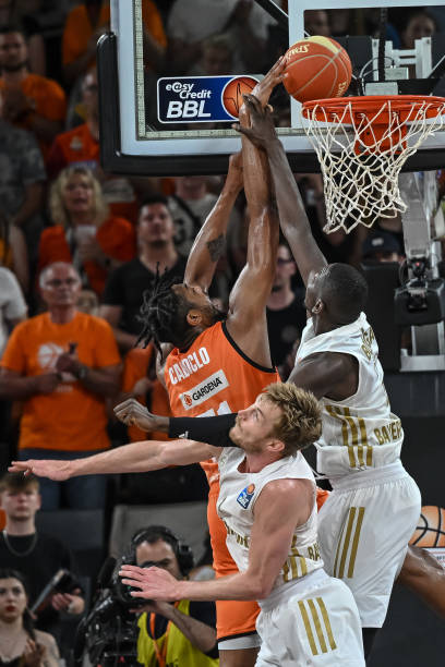 击的态度展 击的态度展