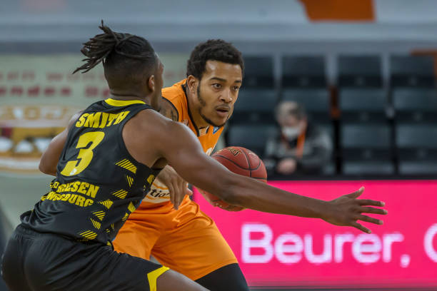 姆巴佩的西 姆巴佩的西